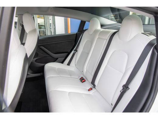 Tesla Model 3 Long Range AWD 75 kWh | Panoramadak | Voorstoelen verwarmd | Dodehoek detectie | Keyless | Cruise... ActivLease financial lease