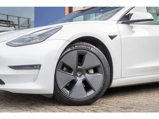 Tesla Model 3 Long Range AWD 75 kWh | Panoramadak | Voorstoelen verwarmd | Dodehoek detectie | Keyless | Cruise... ActivLease financial lease