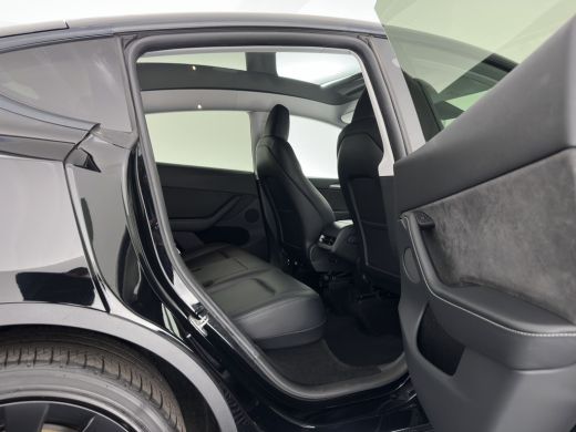 Tesla Model Y Long Range AWD 75 kWh (3-Fase-11kW) {SoH-87%} (INCL-BTW) Aut. *PANO | AUTO-PILOT | LEATHER | NAVI... ActivLease financial lease