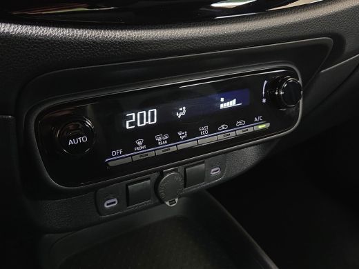 Toyota Aygo X Hybrid 115 play Automaat | Apple CarPlay | Rijklaar incl. garantie | ActivLease financial lease