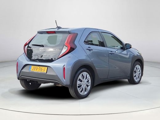 Toyota Aygo X Hybrid 115 play Automaat | Apple CarPlay | Rijklaar incl. garantie | ActivLease financial lease