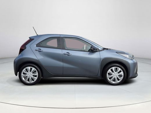 Toyota Aygo X Hybrid 115 play Automaat | Apple CarPlay | Rijklaar incl. garantie | ActivLease financial lease