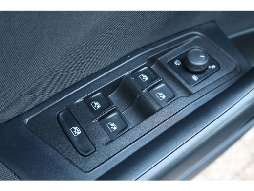 Volkswagen T-Roc 1.5 TSI Life Edition 150PK TREKHAAK | Achteruitrijcamera | Airco | Cruise control adaptief ActivLease financial lease