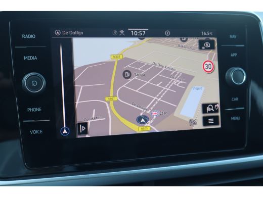 Volkswagen T-Roc 1.5 TSI Life Edition 150PK TREKHAAK | Achteruitrijcamera | Airco | Cruise control adaptief ActivLease financial lease