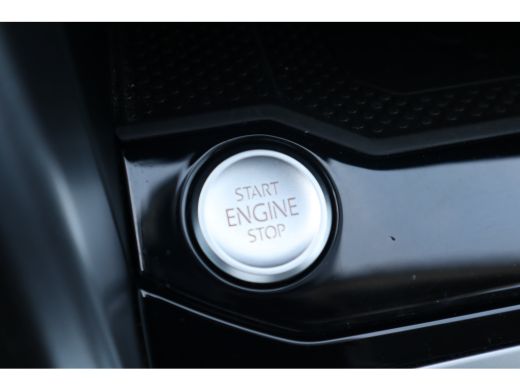 Volkswagen T-Roc 1.5 TSI Life Edition 150PK TREKHAAK | Achteruitrijcamera | Airco | Cruise control adaptief ActivLease financial lease