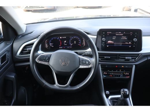Volkswagen T-Roc 1.5 TSI Life Edition 150PK TREKHAAK | Achteruitrijcamera | Airco | Cruise control adaptief ActivLease financial lease