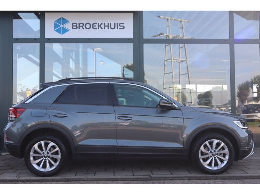 Volkswagen T-Roc 1.5 TSI Life Edition 150PK TREKHAAK | Achteruitrijcamera | Airco | Cruise control adaptief ActivLease financial lease