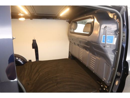 Mercedes-Benz Vito 116 CDI Extra Lang | Automaat | Clima | Camera | Cruise | 3 Zits | Trekhaak | Navi | Carplay | LED ActivLease financial lease