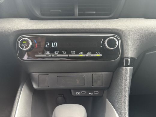 Toyota Yaris 1.5 Hybrid 115 Comfort **ADAPTIEF CRUISE CONTROL/ PARKEERCAMERA/ CLIMATE CONTROL** ActivLease financial lease