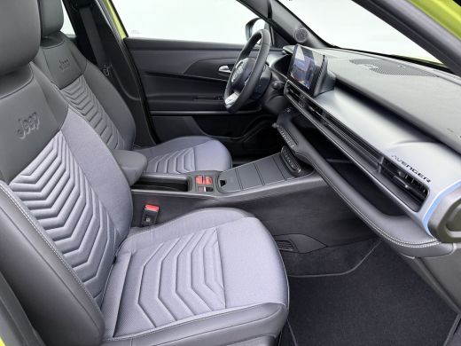Jeep Avenger Altitude | 10,25 inch touchscreen | 10,25 inch volledig digitaal instrumentenpaneel | 180&deg;-achter... ActivLease financial lease
