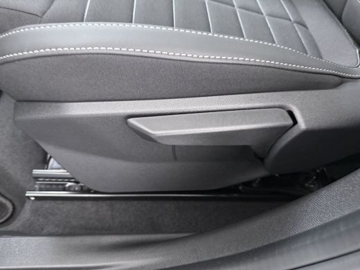 Citroën C3 Max | Achteruitrijcamera | Dagrijverlichting | Draadloze telefoonlader ActivLease financial lease