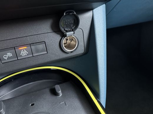 Fiat Grande Panda La Prima | 10,25" touchscreen radio met Bluetooth, DAB & USB &eacute;n Navigatie | Automatische aircondi... ActivLease financial lease