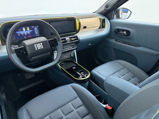 Fiat Grande Panda La Prima | 10,25" touchscreen radio met Bluetooth, DAB & USB &eacute;n Navigatie | Automatische aircondi... ActivLease financial lease