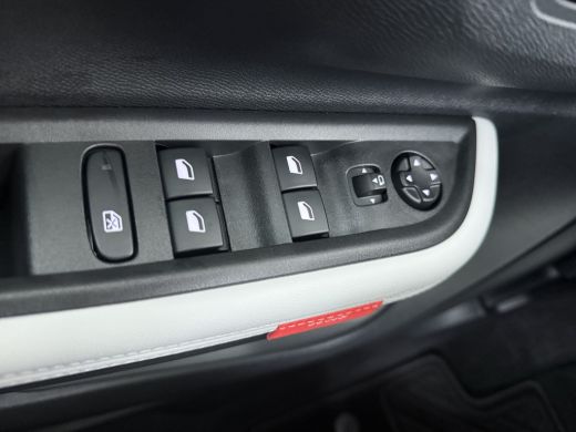 Citroën C3 Max | Achteruitrijcamera | Dagrijverlichting | Draadloze telefoonlader ActivLease financial lease