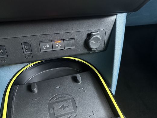 Fiat Grande Panda Icon | 10,25" touchscreen radio met Bluetooth, DAB & USB | Airconditioning handmatig | Cruise Con... ActivLease financial lease