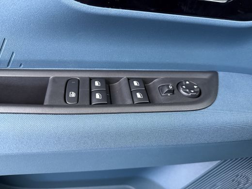 Fiat Grande Panda Icon | 10,25" touchscreen radio met Bluetooth, DAB & USB | Airconditioning handmatig | Cruise Con... ActivLease financial lease