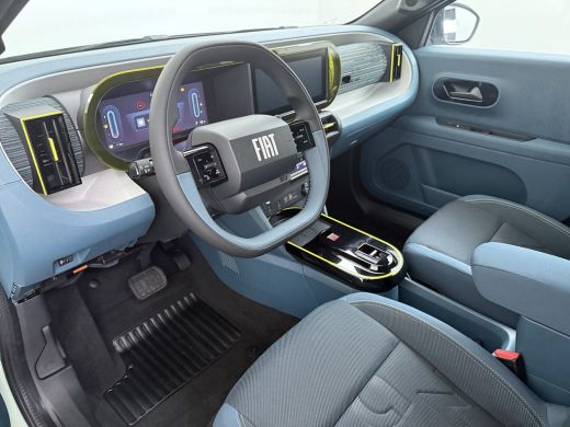 Fiat Grande Panda Icon | 10,25" touchscreen radio met Bluetooth, DAB & USB | Airconditioning handmatig | Cruise Con... ActivLease financial lease
