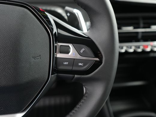 Peugeot 208 Style | Dashboard en deurpanelen in kunststof met carboneffect | Ecoled koplampen | Elektrisch ve... ActivLease financial lease