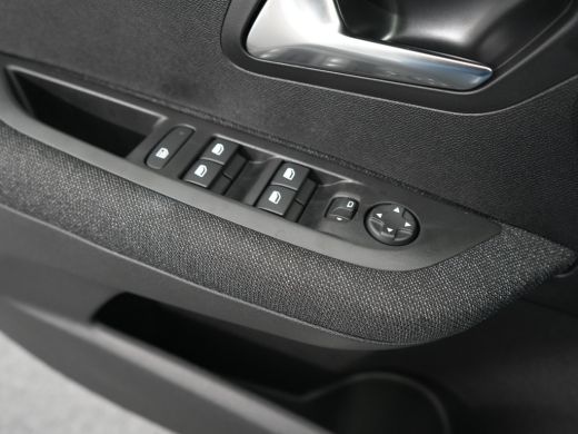 Peugeot 208 Style | Dashboard en deurpanelen in kunststof met carboneffect | Ecoled koplampen | Elektrisch ve... ActivLease financial lease