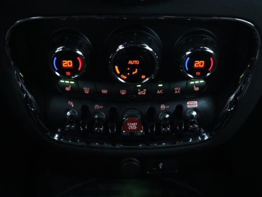 Mini Clubman 1.5 Cooper Business Edition Pano.Dak | Automaat | Apple Carplay | LED | Navigatie | Stoelverwarmi... ActivLease financial lease