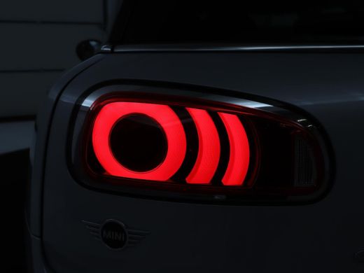 Mini Clubman 1.5 Cooper Business Edition Pano.Dak | Automaat | Apple Carplay | LED | Navigatie | Stoelverwarmi... ActivLease financial lease