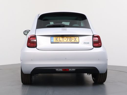 Fiat 500e La Prima 42 kWh | Achteruitrijcamera | Airco (automatisch) | Bestuurdersstoel in hoogte verstelbaar ActivLease financial lease