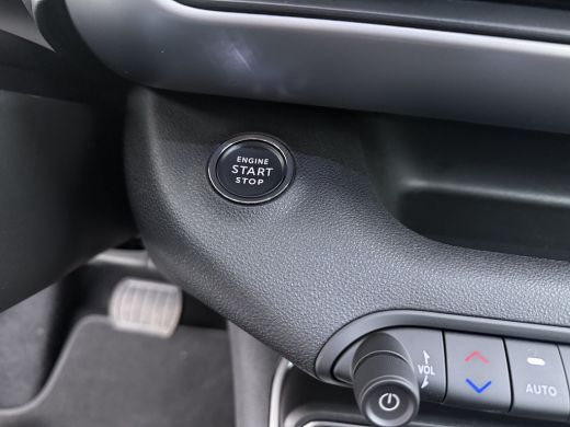 Jeep Avenger 1.2 e-Hybrid Summit | Achterbank in delen neerklapbaar | Achteruitrijcamera | Afdaal assistent ActivLease financial lease