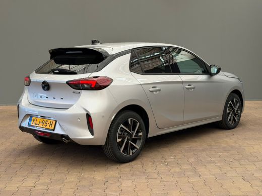 Opel Corsa GS | Dode hoek waarschuwing | LED koplampen met LED dagrijverlichting | Licht -en regensensor ActivLease financial lease