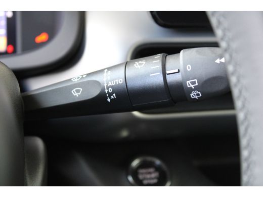 Jeep Avenger 1.2 e-Hybrid Summit | Adaptieve cruise control | 18` lichtmetalen velgen | Climate control | ActivLease financial lease