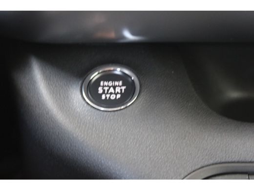 Jeep Avenger 1.2 e-Hybrid Summit | Adaptieve cruise control | 18` lichtmetalen velgen | Climate control | ActivLease financial lease