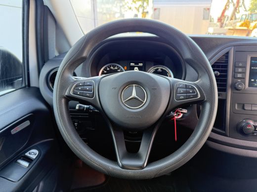 Mercedes-Benz eVito Tourer 129 90kWh 204PK Personenvervoer L2 370km WLTP 92.2% (SOH) 7 Stoelen Elektrische Schuifdeur... ActivLease financial lease