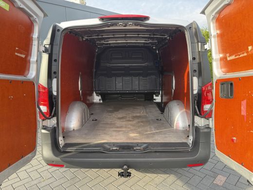Mercedes-Benz Vito 114 CDI 136 PK AUTOMAAT / L2H1 / 1e EIG. / CAMERA / CRUISE / TREKHAAK / AIRCO / NAVI ActivLease financial lease