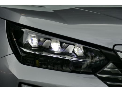 Peugeot 2008 1.2 HYBRID 145PK GT AUTOMAAT / ALCANTARA/ MASSAGESTOEL/ STOELVERWARMING/ 8 JAAR GARANTIE/ CAMERA ... ActivLease financial lease