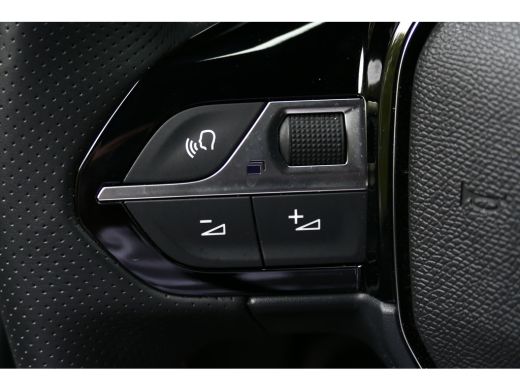Peugeot 2008 1.2 HYBRID 145PK GT AUTOMAAT / ALCANTARA/ MASSAGESTOEL/ STOELVERWARMING/ 8 JAAR GARANTIE/ CAMERA ... ActivLease financial lease