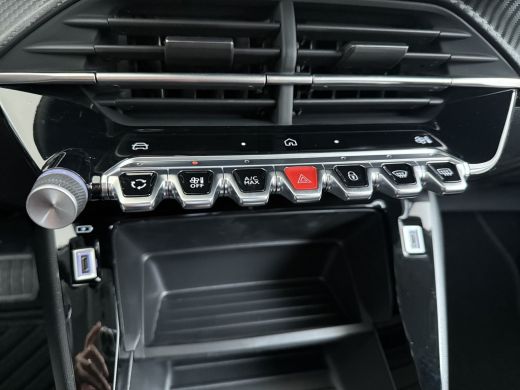 Peugeot 208 | Demo Deal | 1.2 Hybrid 110 e-DCS6 Business | 10" HD-touchscreen met PEUGEOT i-Connect&reg; Advanced... ActivLease financial lease