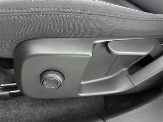 Volvo  C40 Single Motor Core 69 kWh | Camera | Panoramadak | Warmtepomp | Apple Carplay\Android Auto | ActivLease financial lease