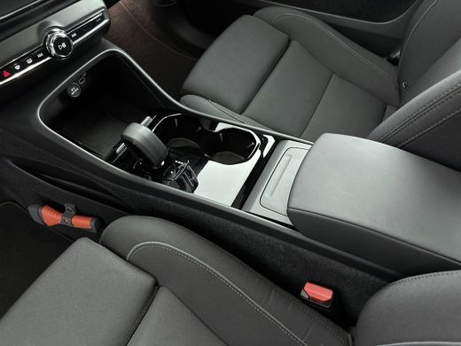Volvo  C40 Single Motor Core 69 kWh | Camera | Panoramadak | Warmtepomp | Apple Carplay\Android Auto | ActivLease financial lease
