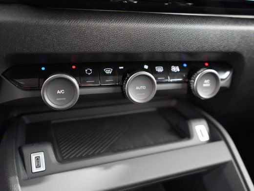 Citroën &euml;-C4 X Plus 54 kWh | Carplay | Camera | Cruise | Clima | 18"LMV | Parkeersensoren | ActivLease financial lease