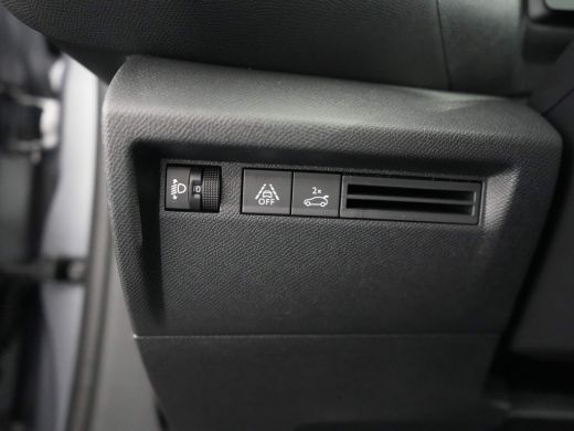 Citroën &euml;-C4 X Plus 54 kWh | Carplay | Camera | Cruise | Clima | 18"LMV | Parkeersensoren | ActivLease financial lease