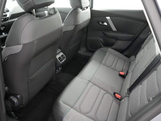 Citroën &euml;-C4 X Plus 54 kWh | Carplay | Camera | Cruise | Clima | 18"LMV | Parkeersensoren | ActivLease financial lease