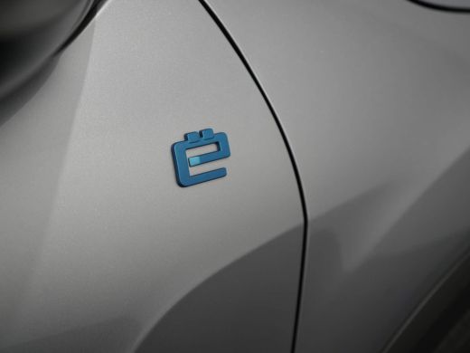 Citroën &euml;-C4 X Plus 54 kWh | Carplay | Camera | Cruise | Clima | 18"LMV | Parkeersensoren | ActivLease financial lease