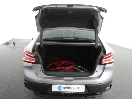 Citroën &euml;-C4 X Plus 54 kWh | Carplay | Camera | Cruise | Clima | 18"LMV | Parkeersensoren | ActivLease financial lease