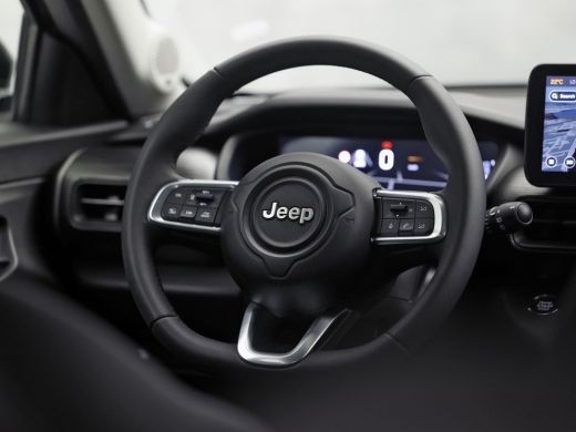 Jeep Avenger 1.2 Longitude (APPLE CARPLAY, JBL AUDIO, GROOT NAVI, 360 CAMERA, GETINT GLAS, SPORTSTOELEN, ADAPT... ActivLease financial lease