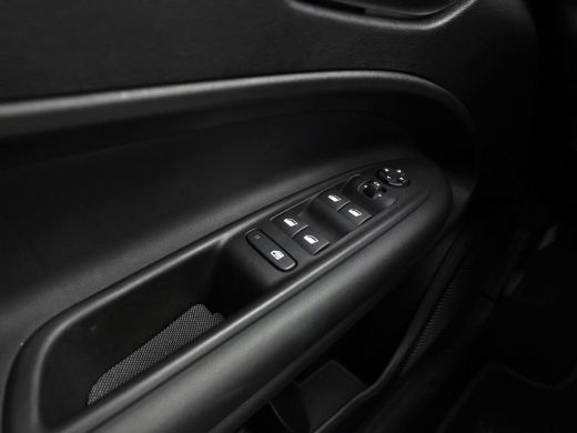 Jeep Avenger 1.2 Longitude (APPLE CARPLAY, JBL AUDIO, GROOT NAVI, 360 CAMERA, GETINT GLAS, SPORTSTOELEN, ADAPT... ActivLease financial lease