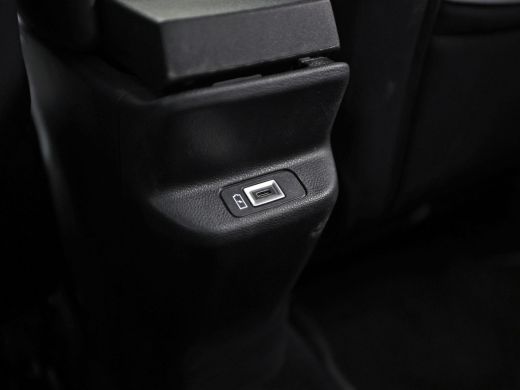 Jeep Avenger 1.2 Longitude (APPLE CARPLAY, JBL AUDIO, GROOT NAVI, 360 CAMERA, GETINT GLAS, SPORTSTOELEN, ADAPT... ActivLease financial lease