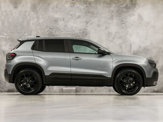 Jeep Avenger 1.2 Longitude (APPLE CARPLAY, JBL AUDIO, GROOT NAVI, 360 CAMERA, GETINT GLAS, SPORTSTOELEN, ADAPT... ActivLease financial lease