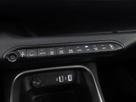 Jeep Avenger 1.2 Longitude (APPLE CARPLAY, JBL AUDIO, GROOT NAVI, 360 CAMERA, GETINT GLAS, SPORTSTOELEN, ADAPT... ActivLease financial lease