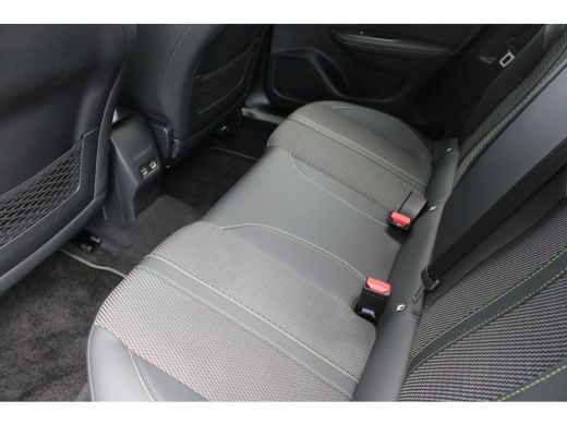 Peugeot 2008 1.2 Hybrid 145 GT | Automaat | Navigatie | Camera voor + achter | 18 Inch | Apple carplay | NL au... ActivLease financial lease