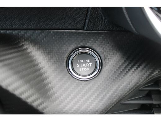Peugeot 2008 1.2 Hybrid 145 GT | Automaat | Navigatie | Camera voor + achter | 18 Inch | Apple carplay | NL au... ActivLease financial lease