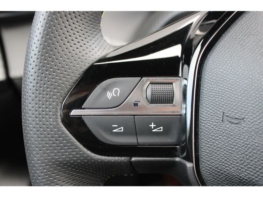 Peugeot 2008 1.2 Hybrid 145 GT | Automaat | Navigatie | Camera voor + achter | 18 Inch | Apple carplay | NL au... ActivLease financial lease